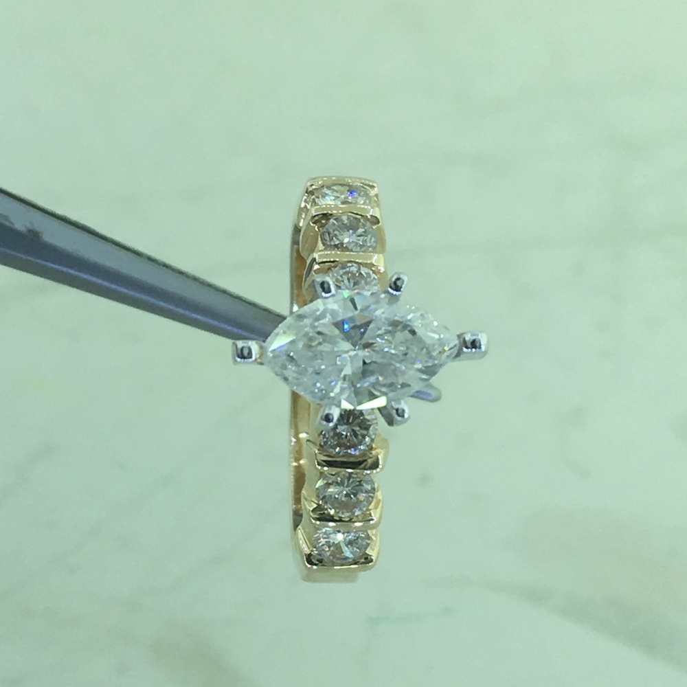 1.0 CT Marquise & Round Diamond Engagement…